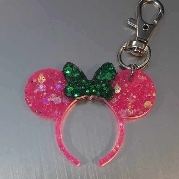 Handmade Hot Pink & Green Glitter Minnie Mouse Ears Headband Resin Keychain - Picture 4 of 6